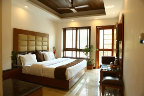 Hotel Devlok Primal
